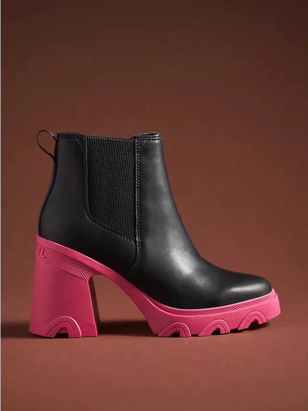 SOREL Brex Heel Chelsea Boots NWT Black Leather Hot Pink Sole Size 8.5